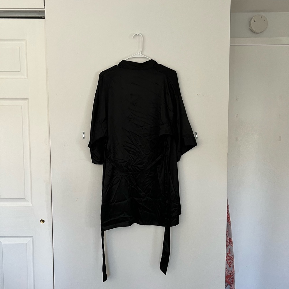 VS Short Kimono Robe - Picture 6 of 6